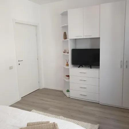 Leon Apartament Apartment